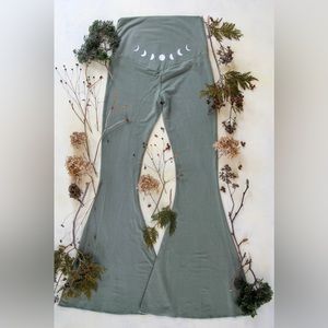 Purusha People size S birch moon bells